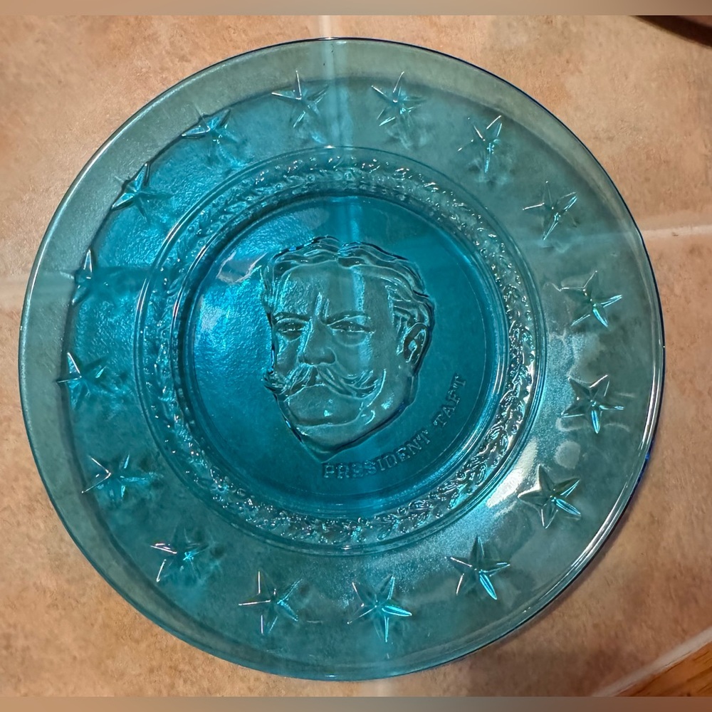 Vintage Blue Glass Presidential Plate✨
